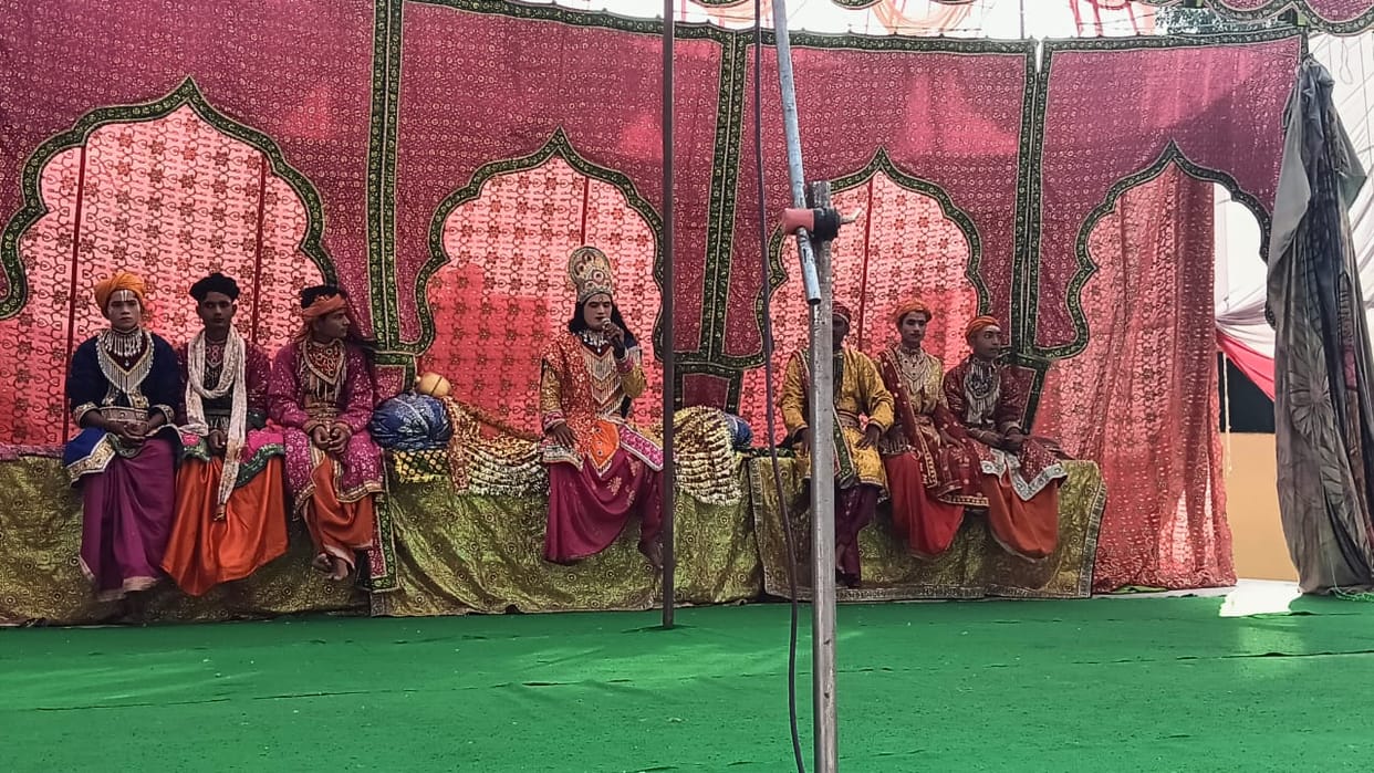 Dasaratha's son was born, Suni Kana, Manhu Brahmanand Samana.