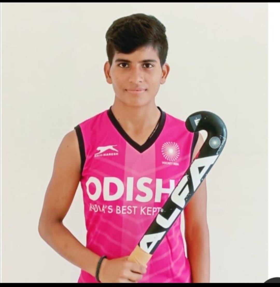 Purnima's mother had taken loan and bought hockey shoes and shoes.