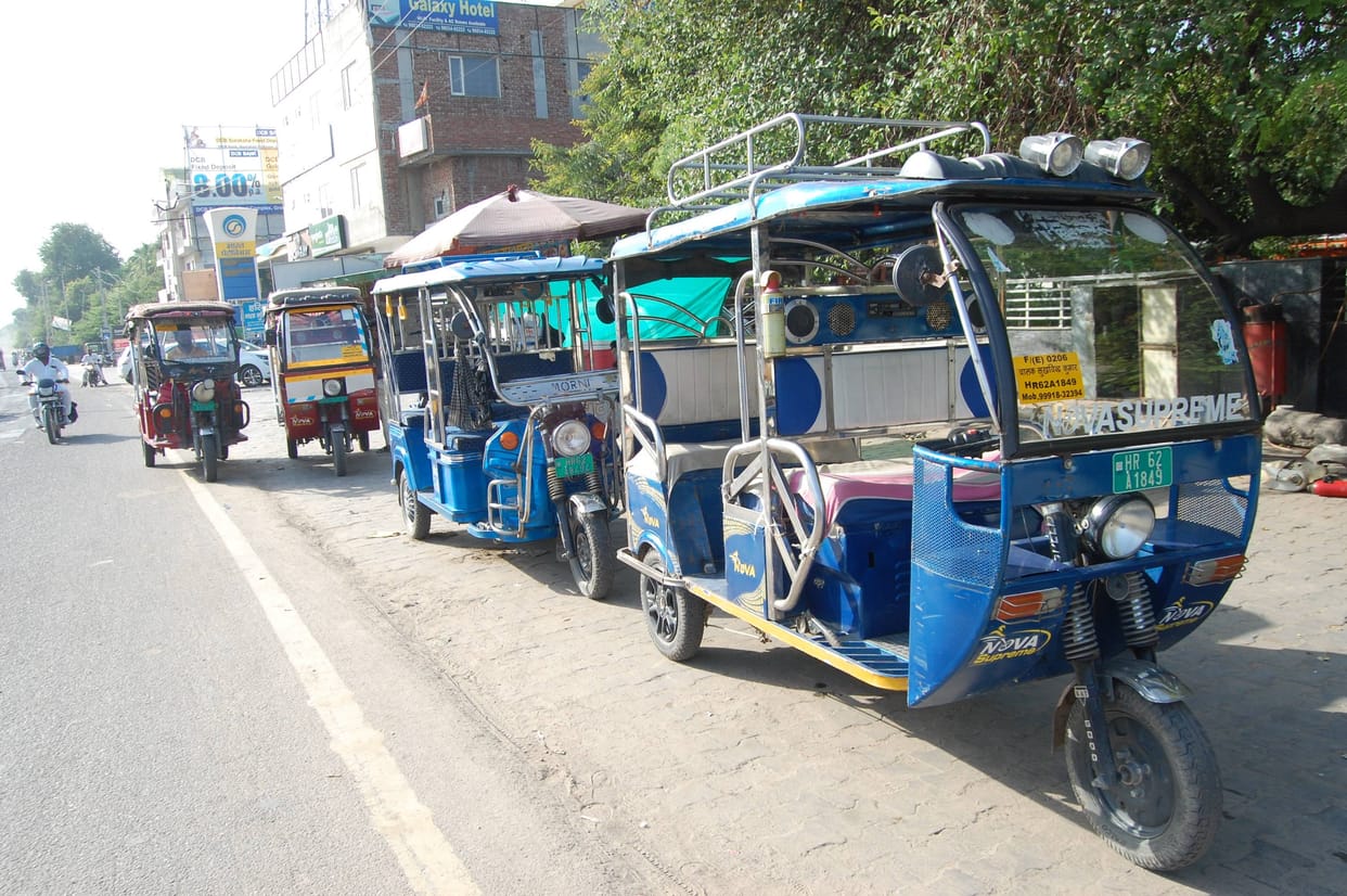 Unique ID will be installed on 650 e-rickshaws in the city, record will be registered with the police.
