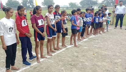 Shoaib and Neha got first place in walking race