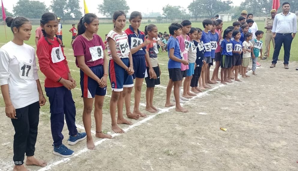 Shoaib and Neha got first place in walking race