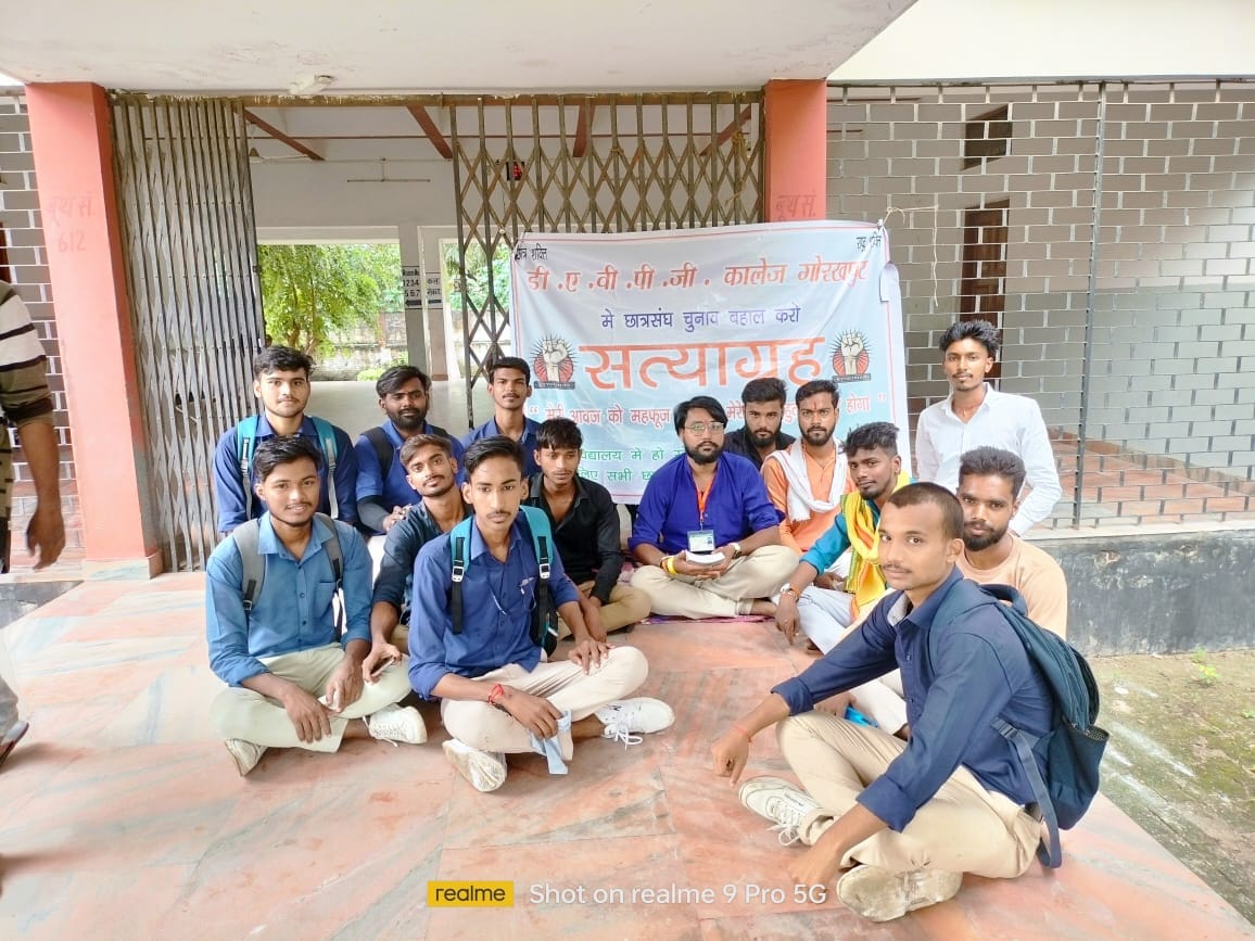 Student leader's Satyagraha continues for sixth day