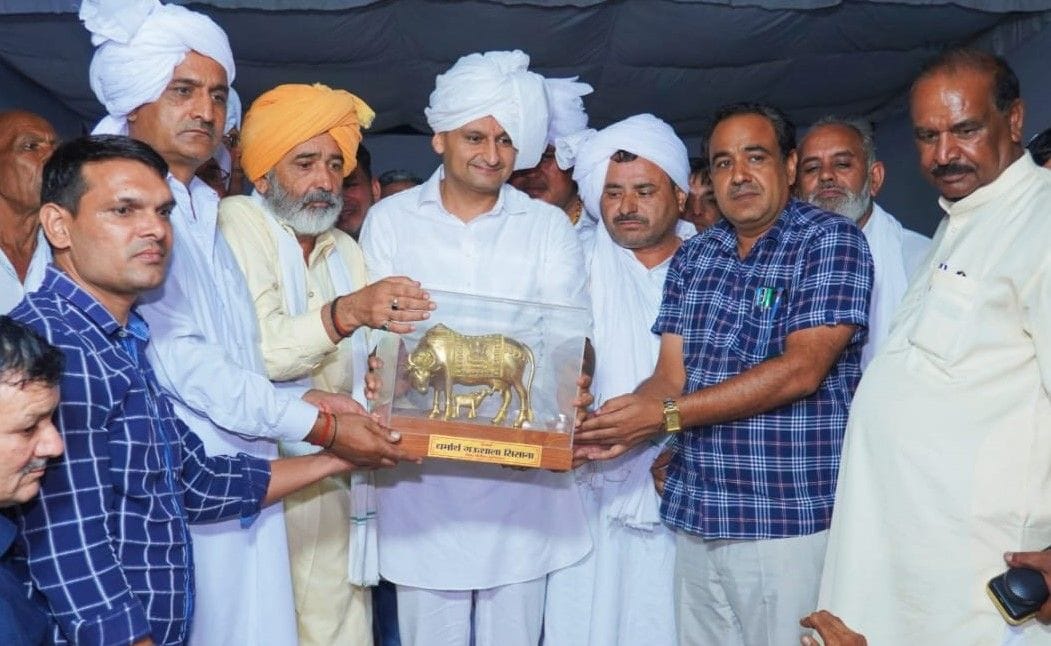The government should come in such a way that the farmer does not have to sacrifice his life: Deependra