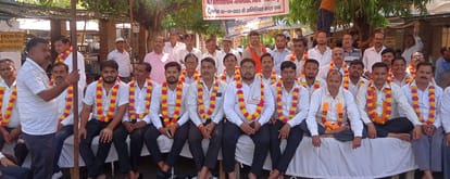 The health of the advocate sitting on fast unto death deteriorated.