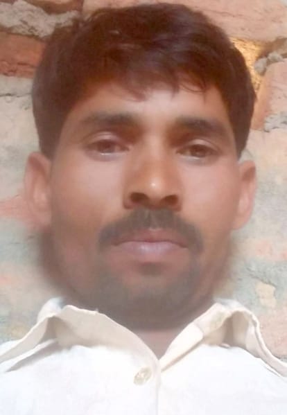 Bike collides with divider, youth dies