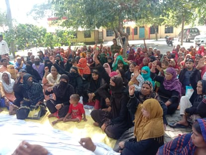 CPI(M) workers staged a sit-in and demonstrated