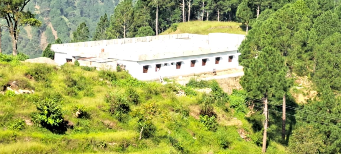Three colleges in the district do not have their own buildings.