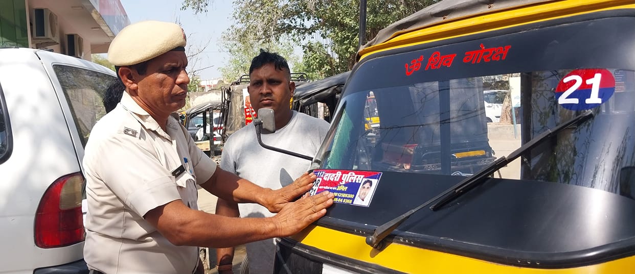 Only 100 out of 500 auto drivers have been able to show complete documents so far, traffic police put tags
