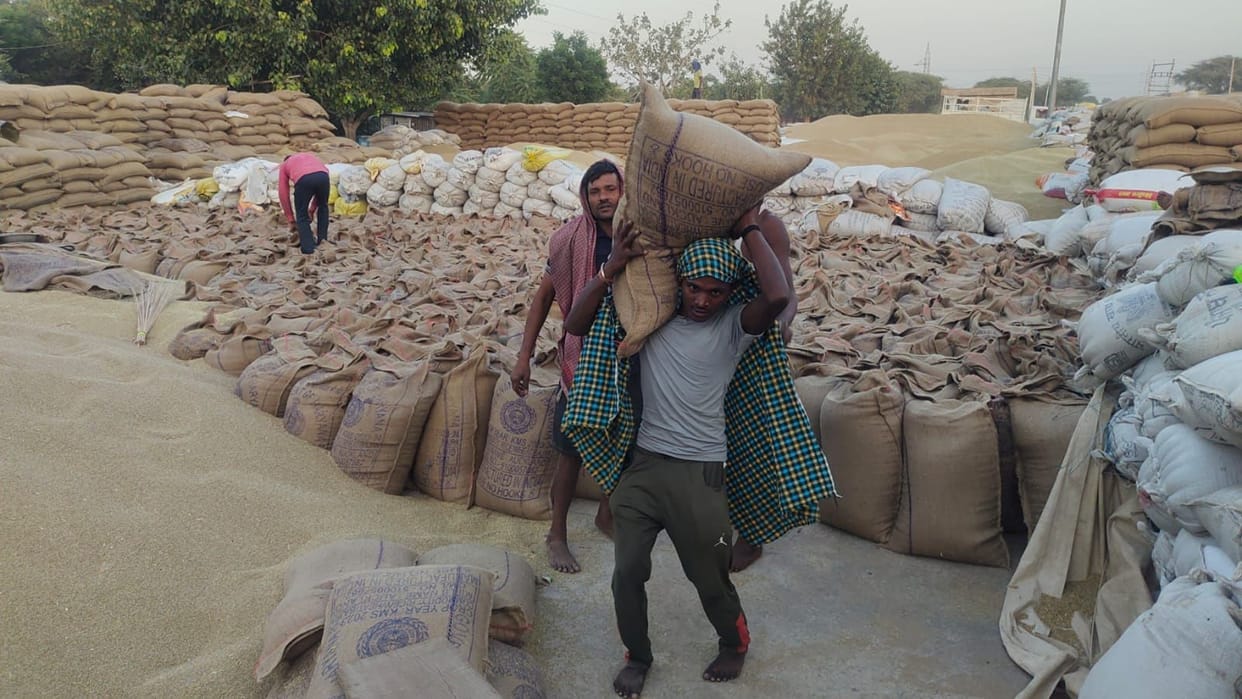 Selling produce at procurement centers becomes a challenge for farmers