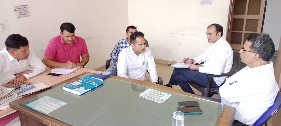 CM Flying raids Labor Board office, seven workers found absent