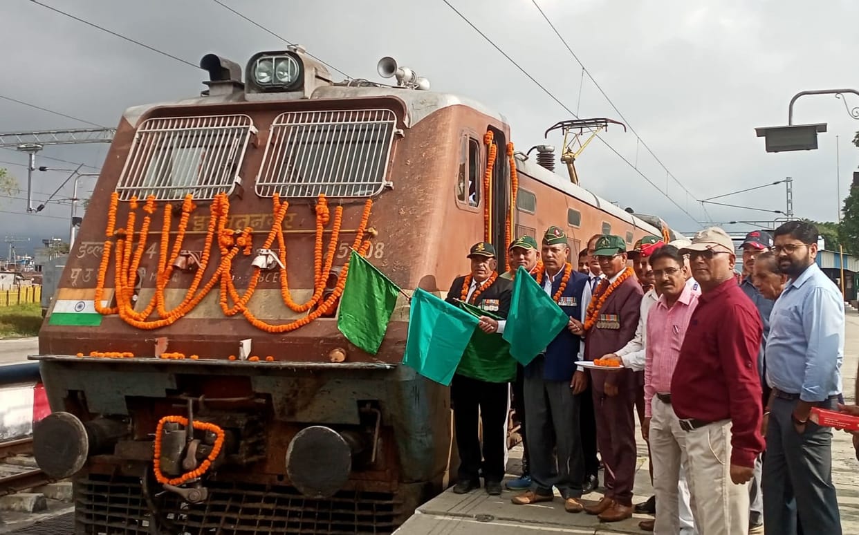 Triveni Express equipped with modern facilities