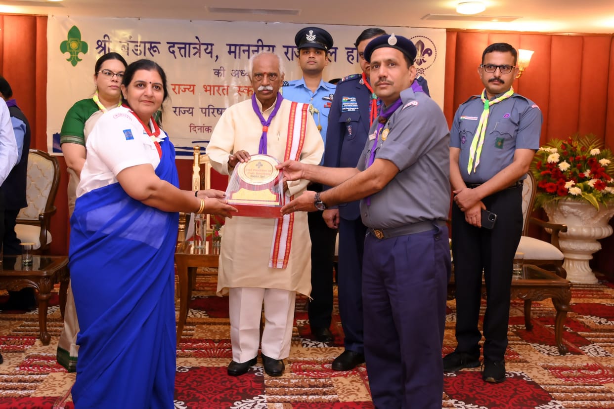 Arnav was chosen as the best rower, Sombir was chosen as the best rower, honored by the Governor.