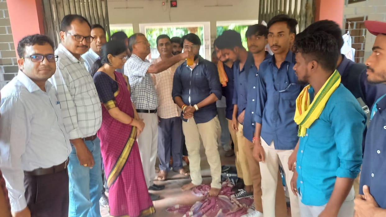The ongoing Satyagraha regarding student union elections ends on the eighth day.