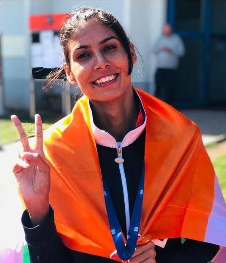 First hummed Jana Gana Mana, then held the baton and won the silver.