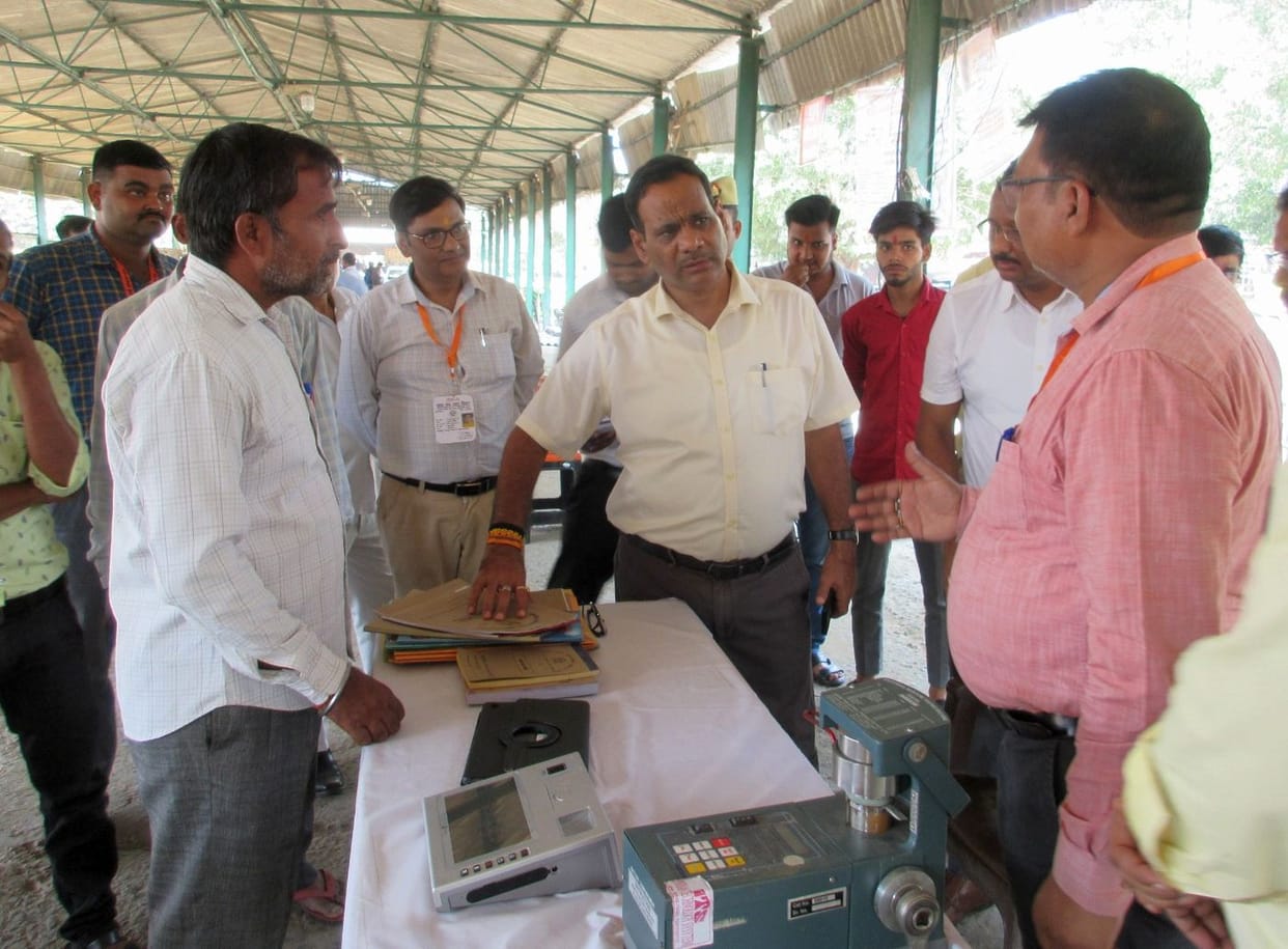 Centers purchasing less paddy will be removed: DM