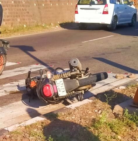 A young man who had come from Nalagarh to visit Solan died in a road accident.