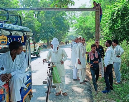 PWD officials put up barriers in the afternoon and removed them in the evening.