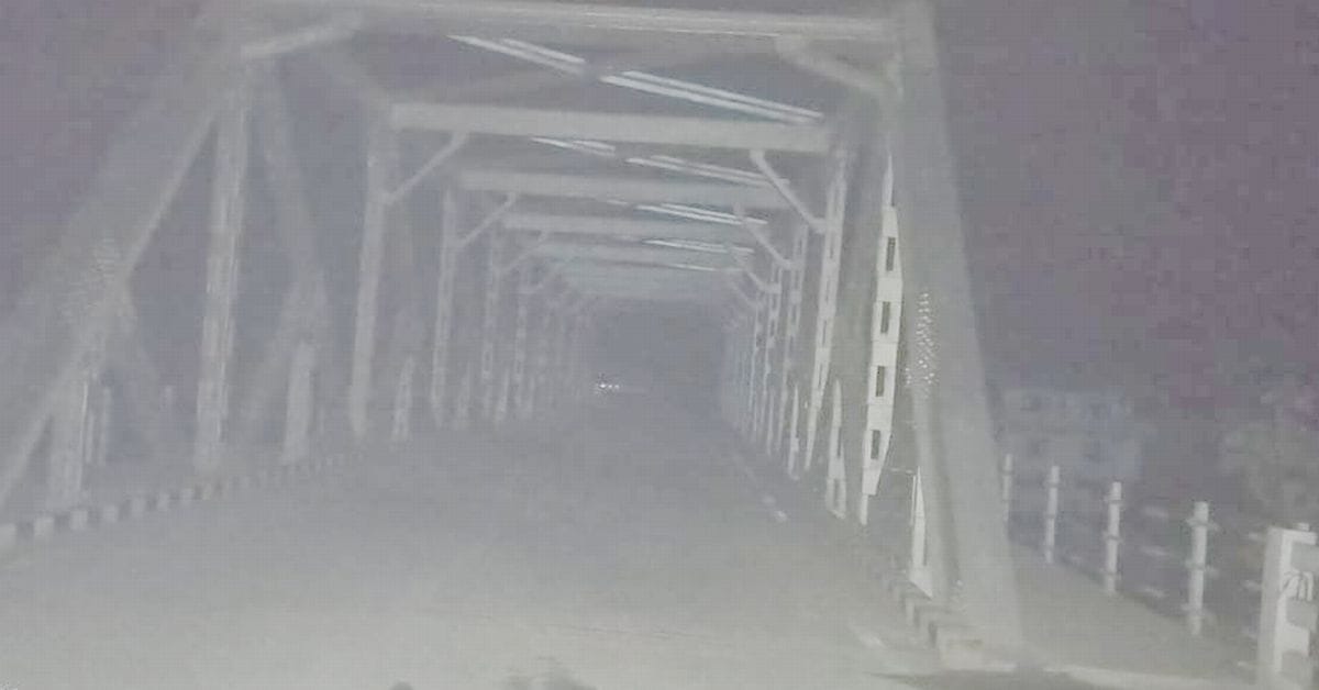 Bridges built with crores of rupees, Panchayats are not able to arrange lights