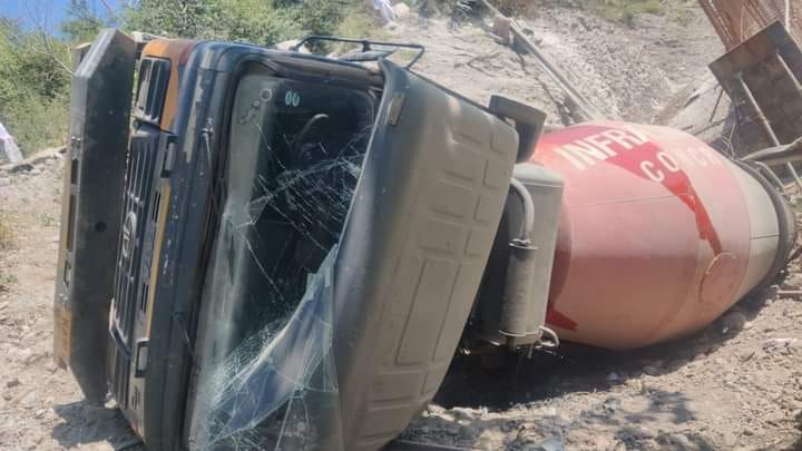 Vehicle met with accident during NH construction