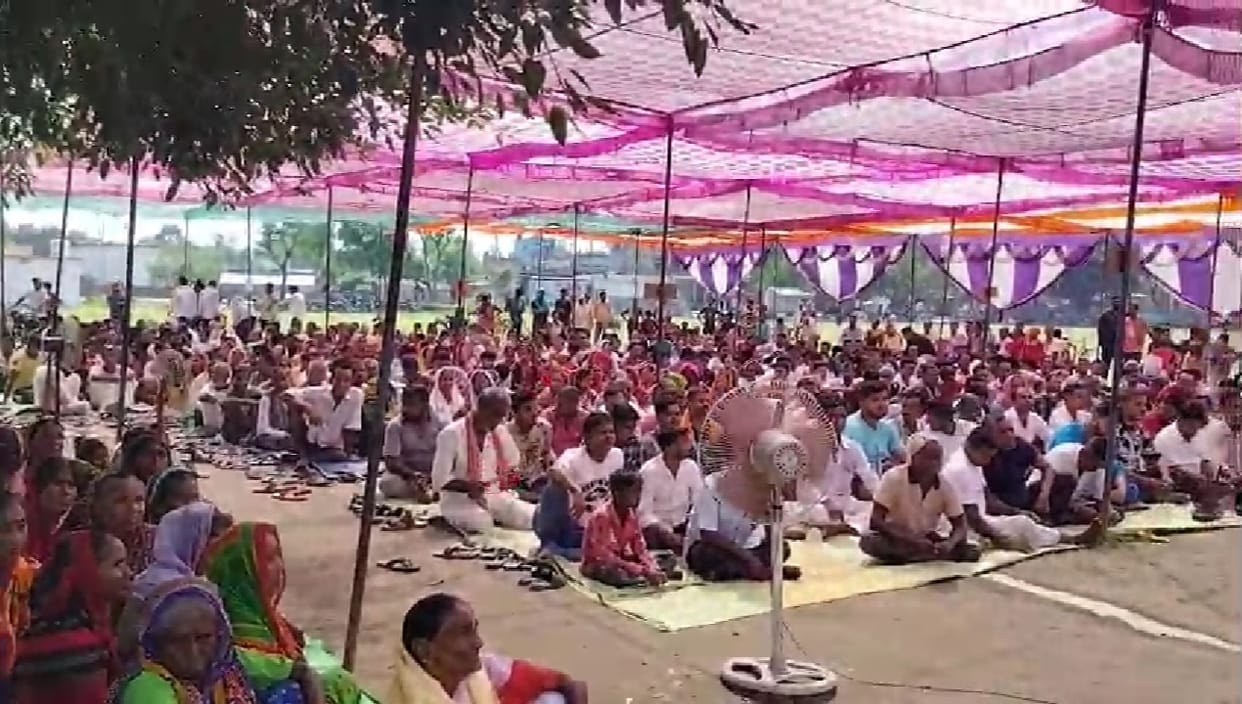 People of three villages on mass strike in support of the agitators