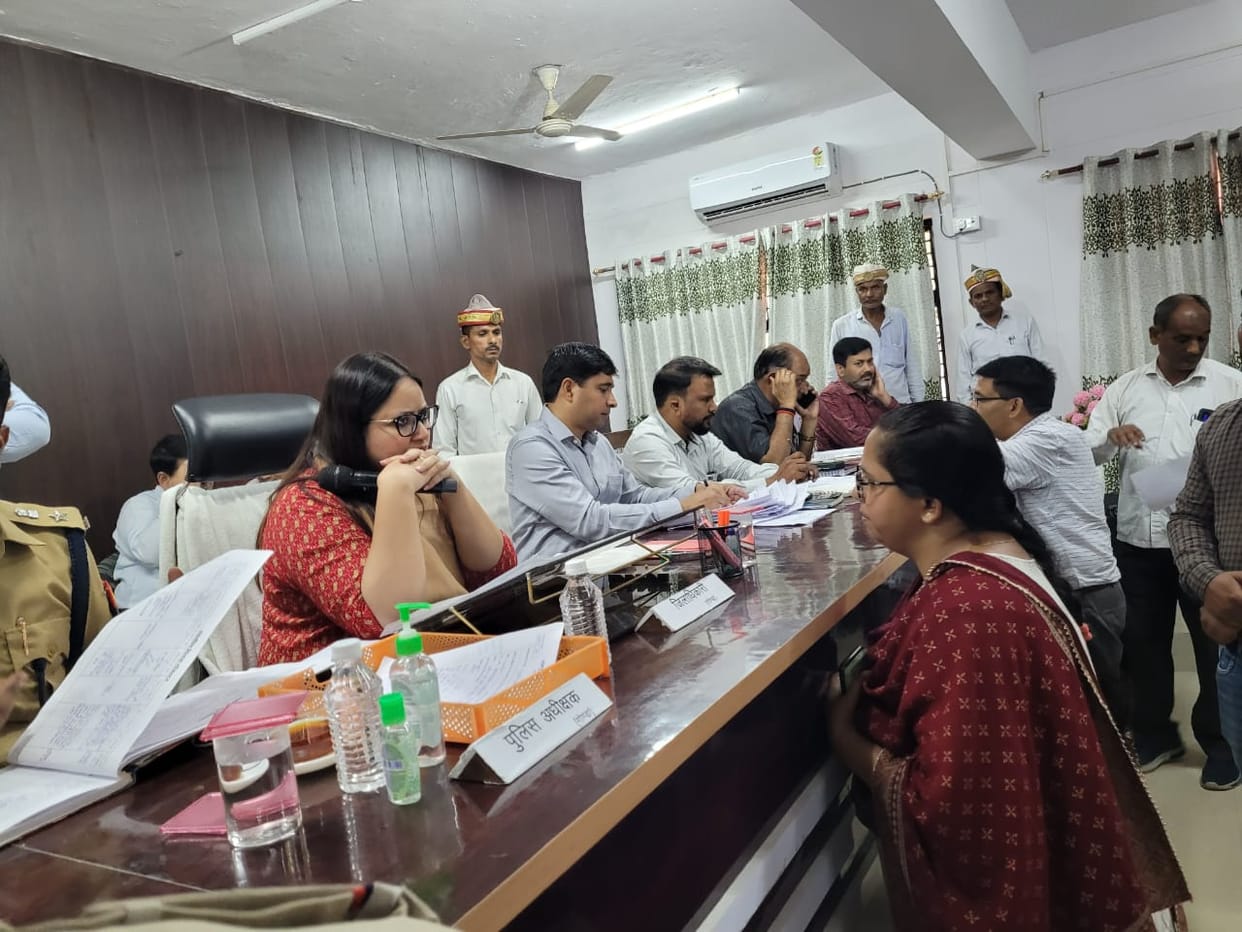 Complainant arrested during sampoorn samaadhaan divas