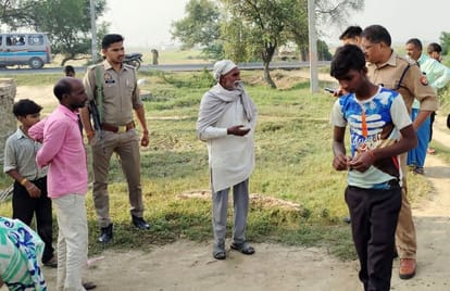 Four bulls were killed by theft in Moosajhaag and the meat was taken away.