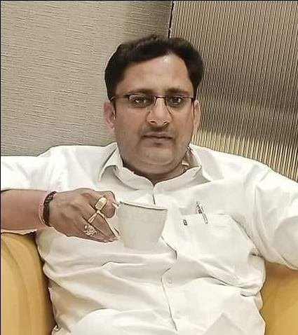 There is mourning in Ghalauli due to the death of a contractor in a road accident.