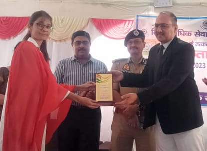 Winners of painting and essay competition received prizes