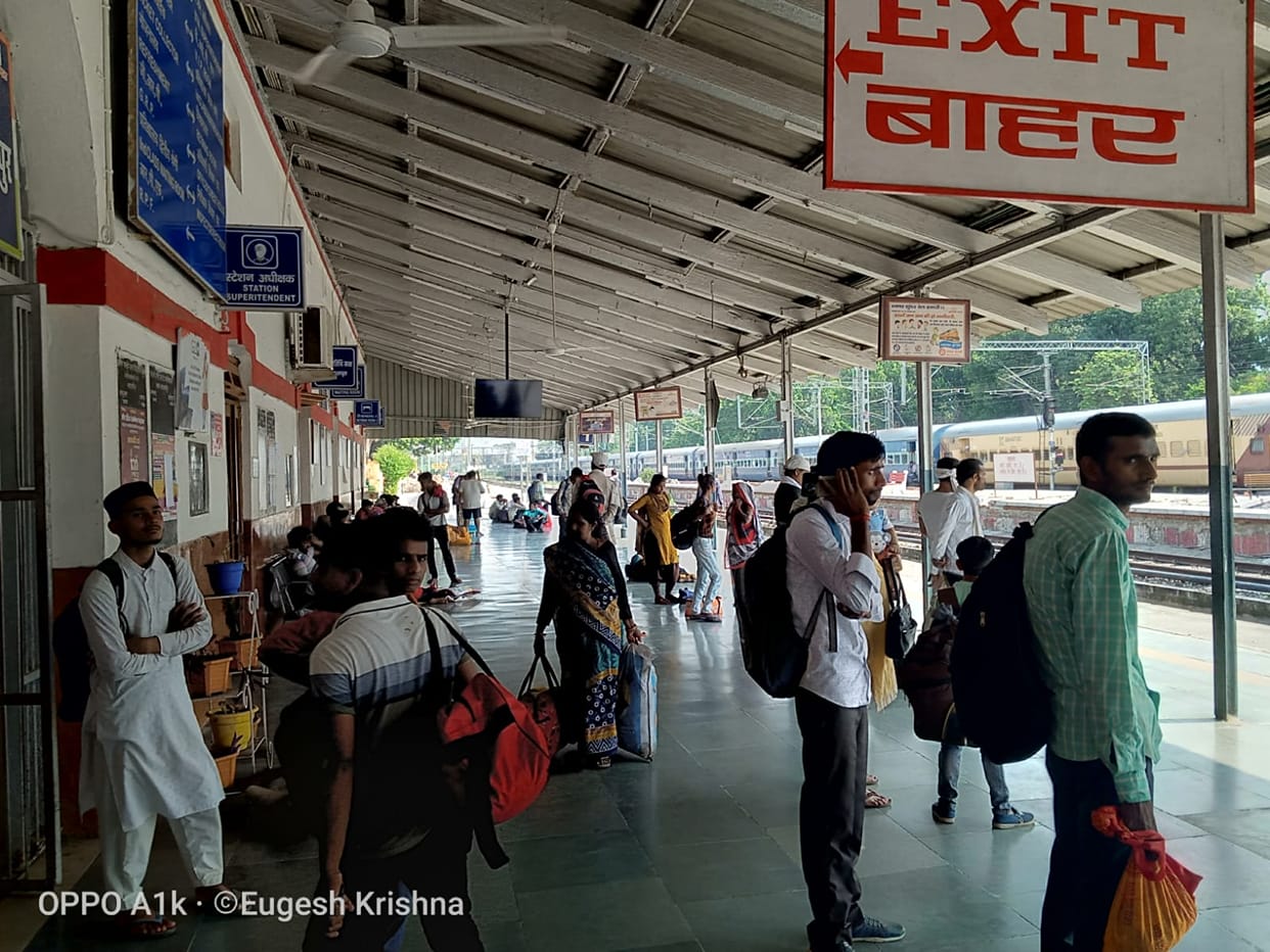 Delay in trains will become a problem in the festive season, waiting for additional trains to run
