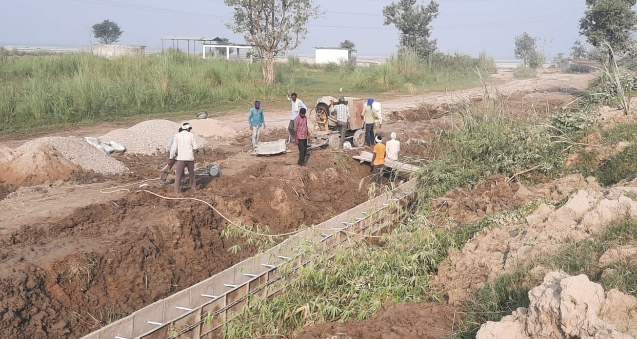 Wall will protect the access road of Balawali bridge from erosion, construction started
