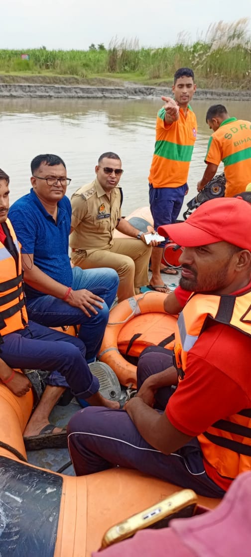No trace of the child who drowned in Gandak river, SDRF is investigating