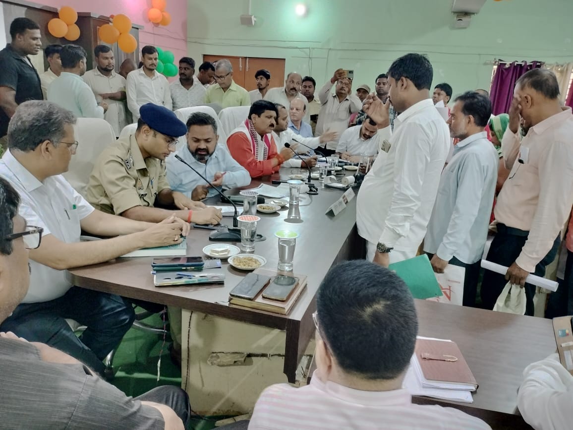 Resolve land related disputes, otherwise a scandal like Deoria may happen.
