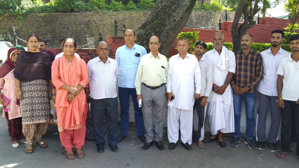 people oppose openning of poltrifarm in devda panchyat