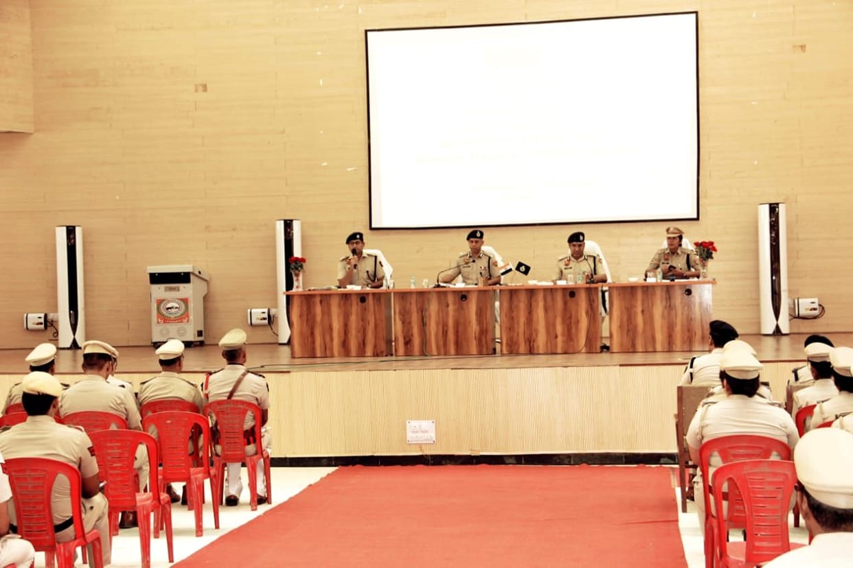Policemen should take meaningful steps to make the society drug and crime free: DGP