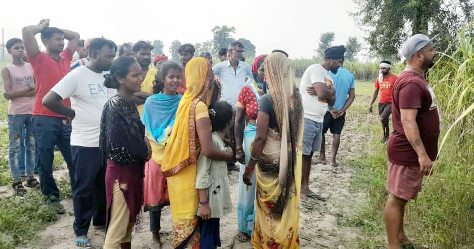 Youth's dead body found hanging from a tree
