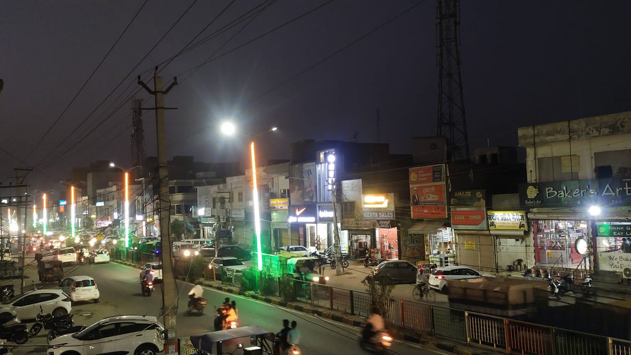 Work to increase the length of tricolor lights installed on Hisar Road begins