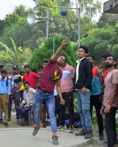 Shivam number 1 in 3000 meter race