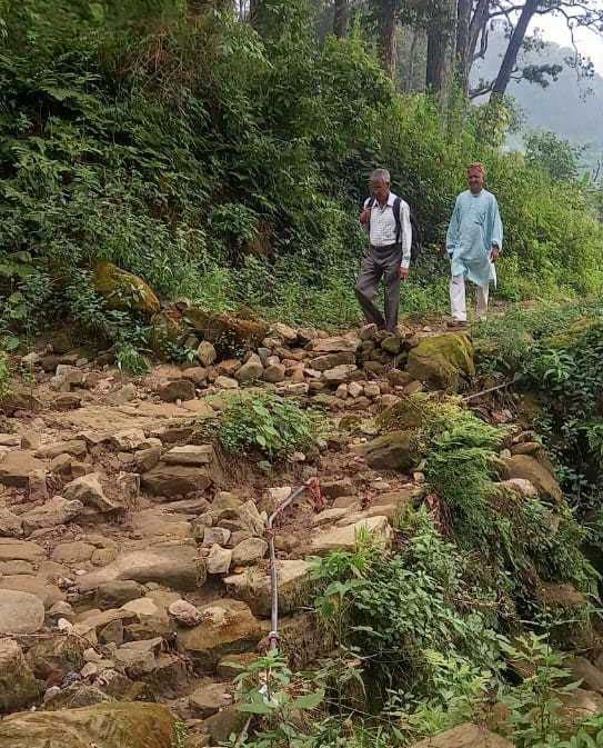 No road for aamkhark school
