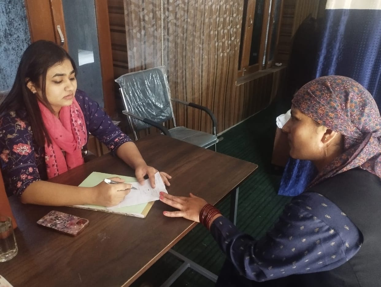 woman specialist lady doctor join in rajgargh hospital in first time