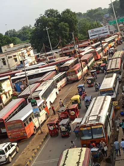 Private buses out, roadways buses occupy the road in gorakhpur