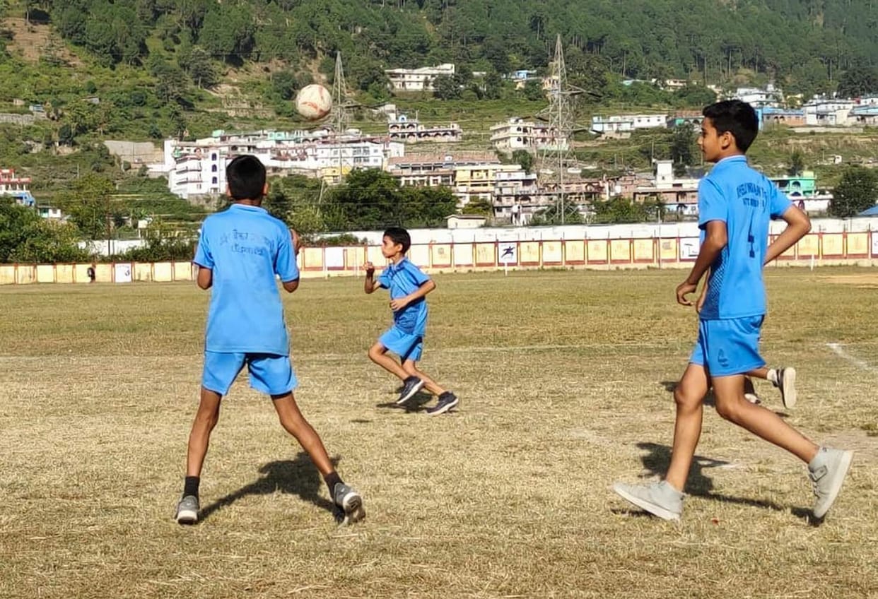The inaugural match of the handball competition was named after Chinyalisaur.