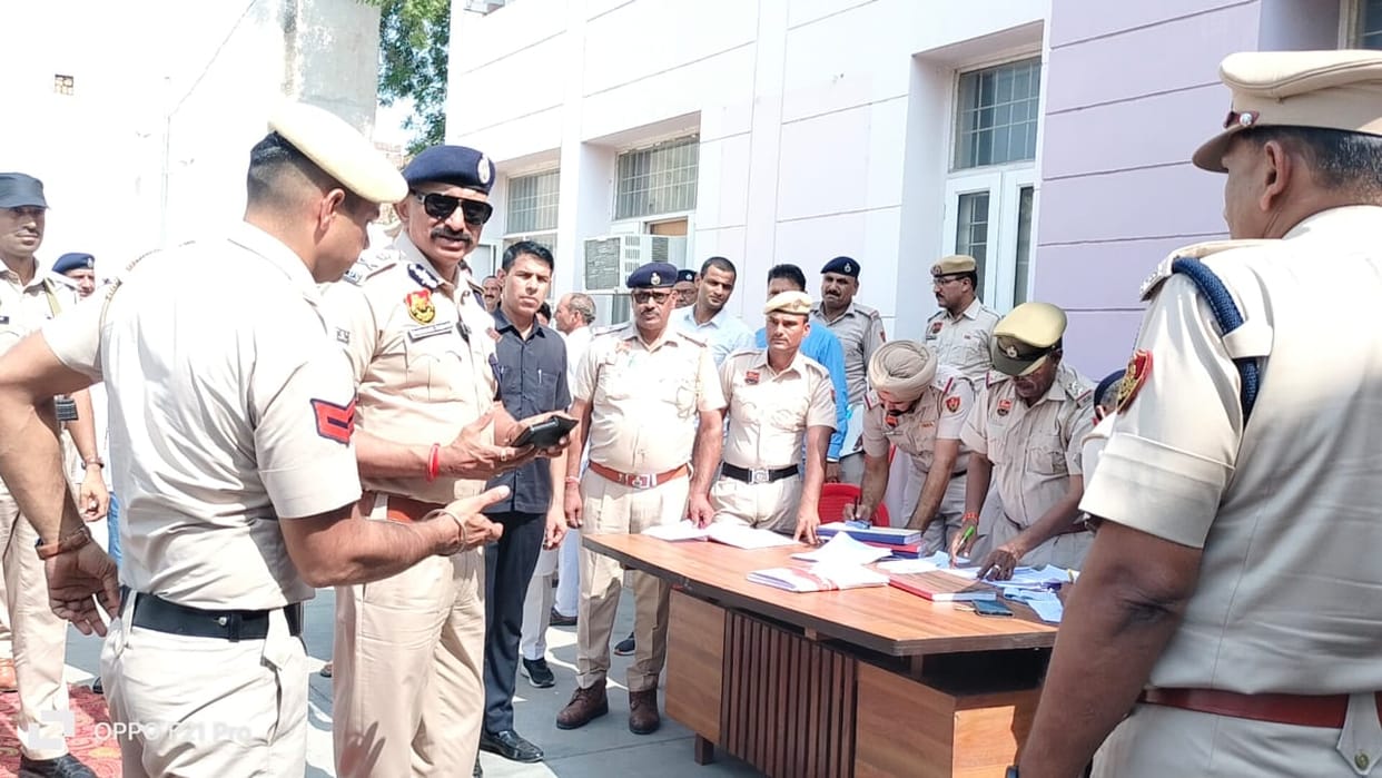 Questions raised on the functioning of the police, Sarpanch said - If you want to know the truth about drugs then get the phones of the policemen tapped, ADGP said - investigation will be done.