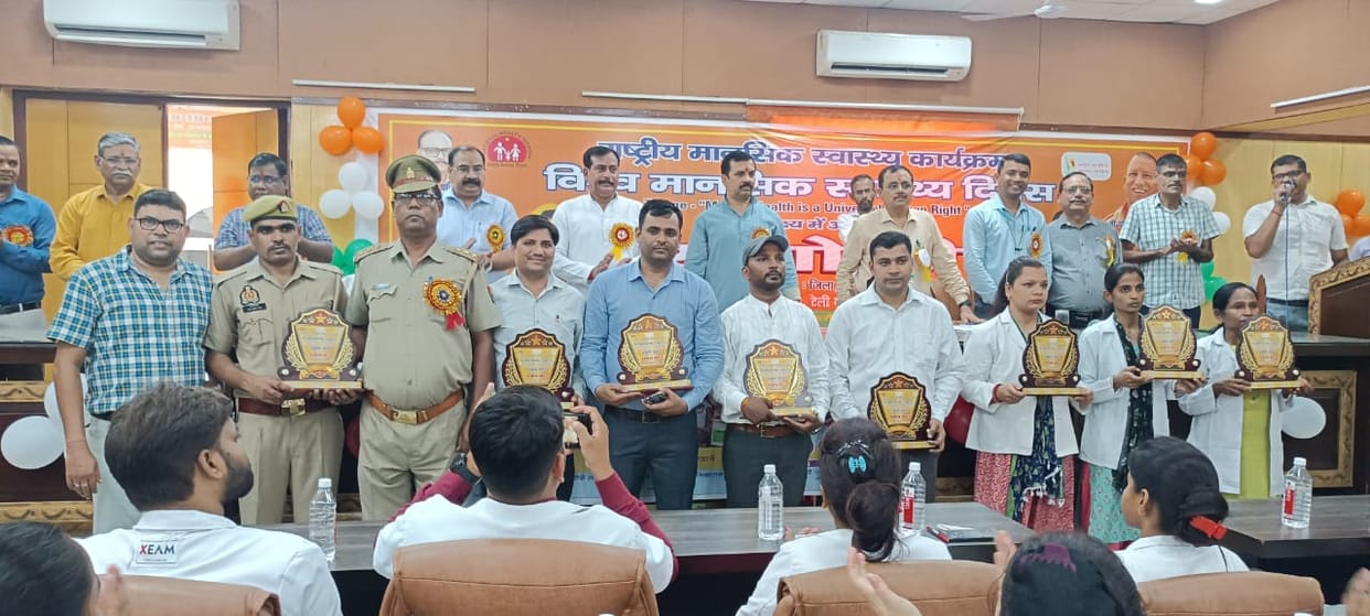 Railways launched encroachment campaign, shopkeepers themselves removed their shops