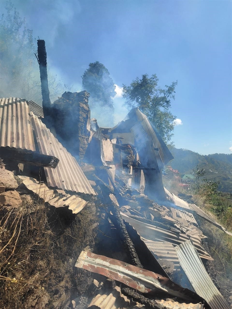 rampur news, kotkhai, rampur,crime, house, fire,