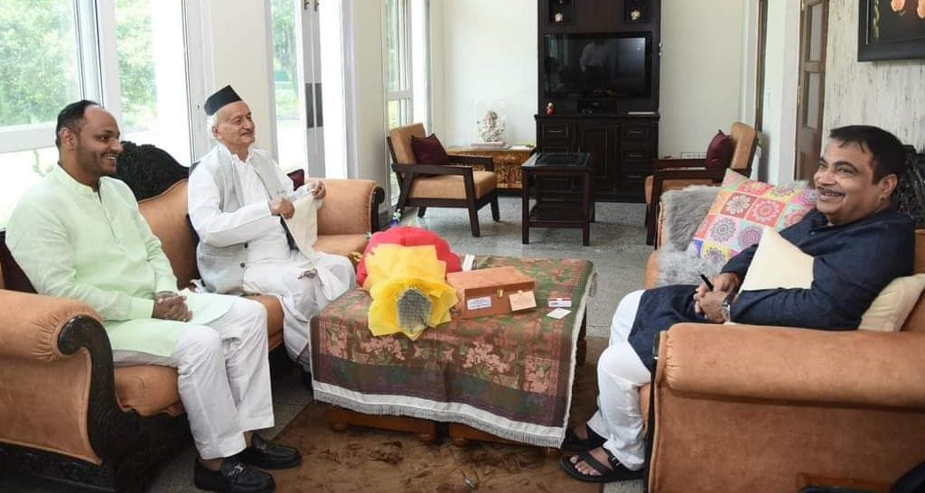 Koshyari raised the issue of all-weather road with Gadkari