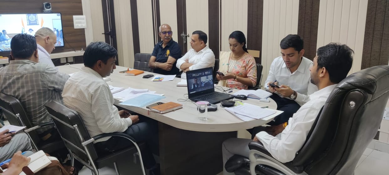 Show cause notice to committee members in case of stubble burning in village Faggu