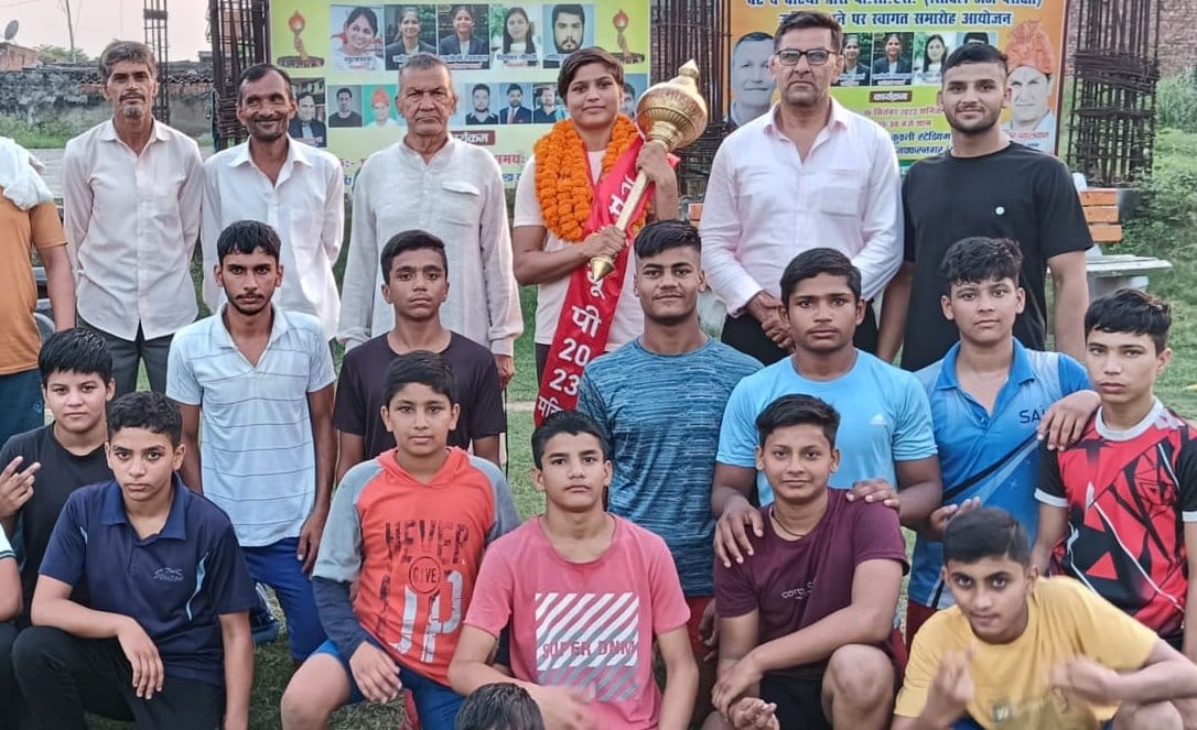 Avantika won the title of UP Kesari in Jaunpur