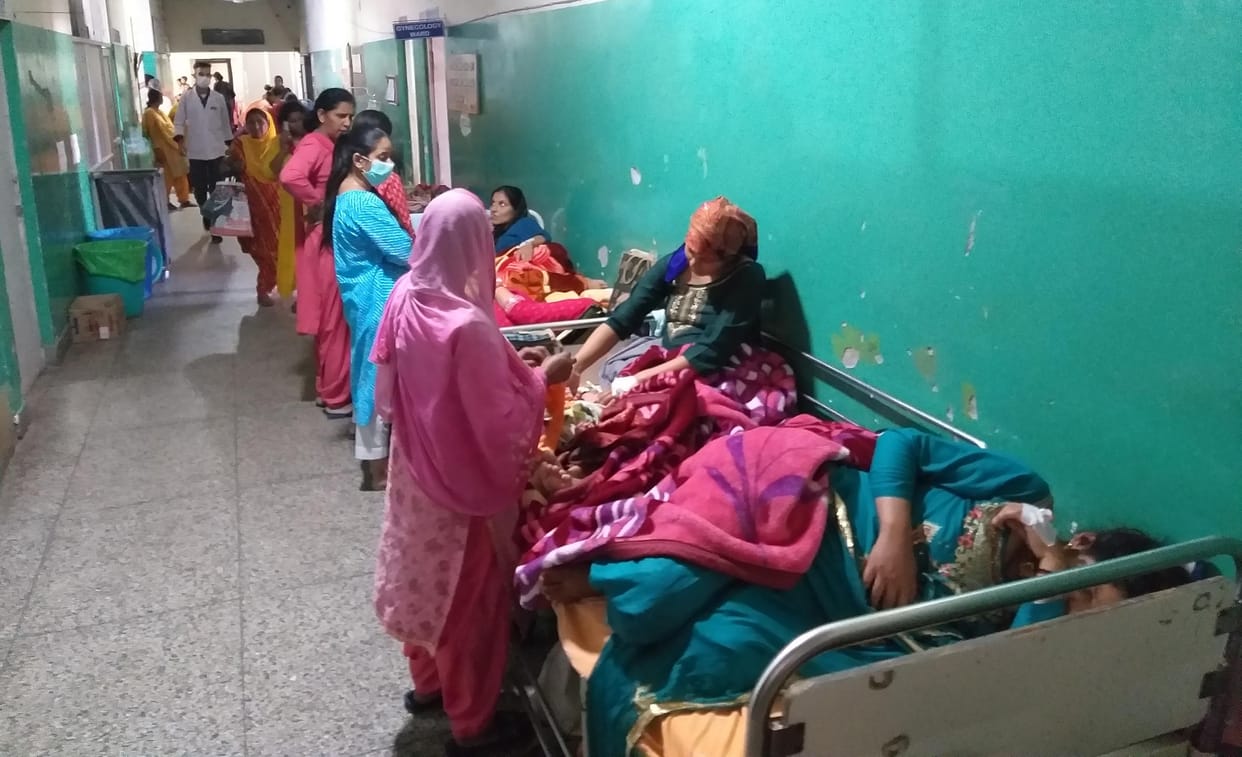 Condition of Medical College: There is no space left even to place a bed outside the Gynecology ward.
