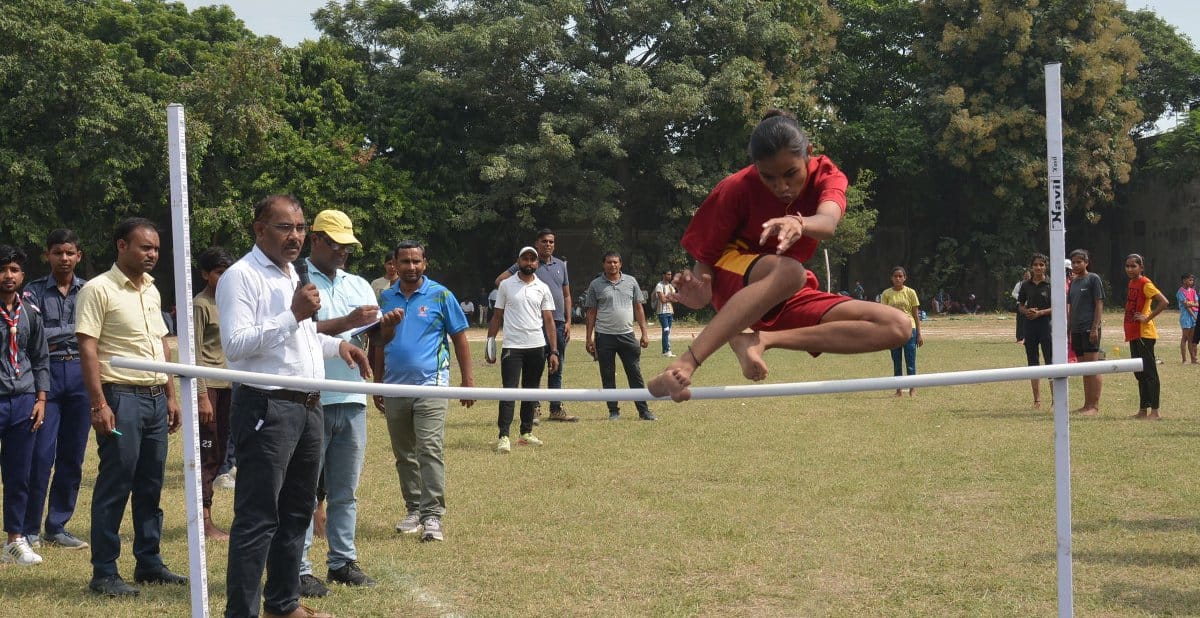 74th district boys and girls educational sports competition: Tejas and Vanshika won the ball throw