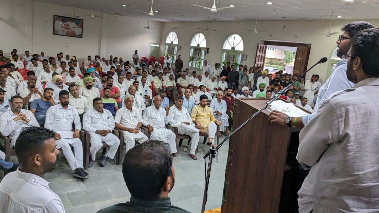 Hooda, who called the post of Deputy Chief Minister a jhunjhuna, should now understand its importance: Digvijay Chautala.